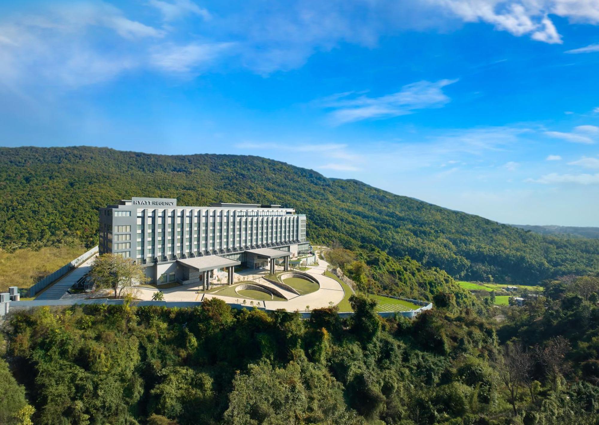 Hyatt Regency Dehradun Resort And Spa Exterior photo